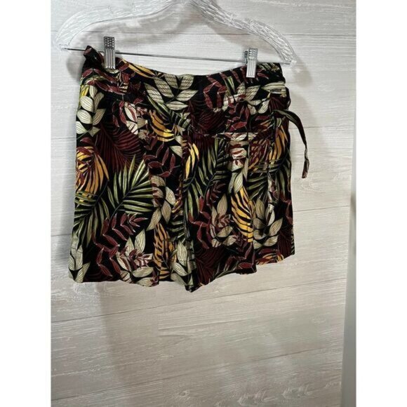 Olivaceous Tropical Print Pleated‎ Flowy High Rise Shorts Small - Picture 3 of 9